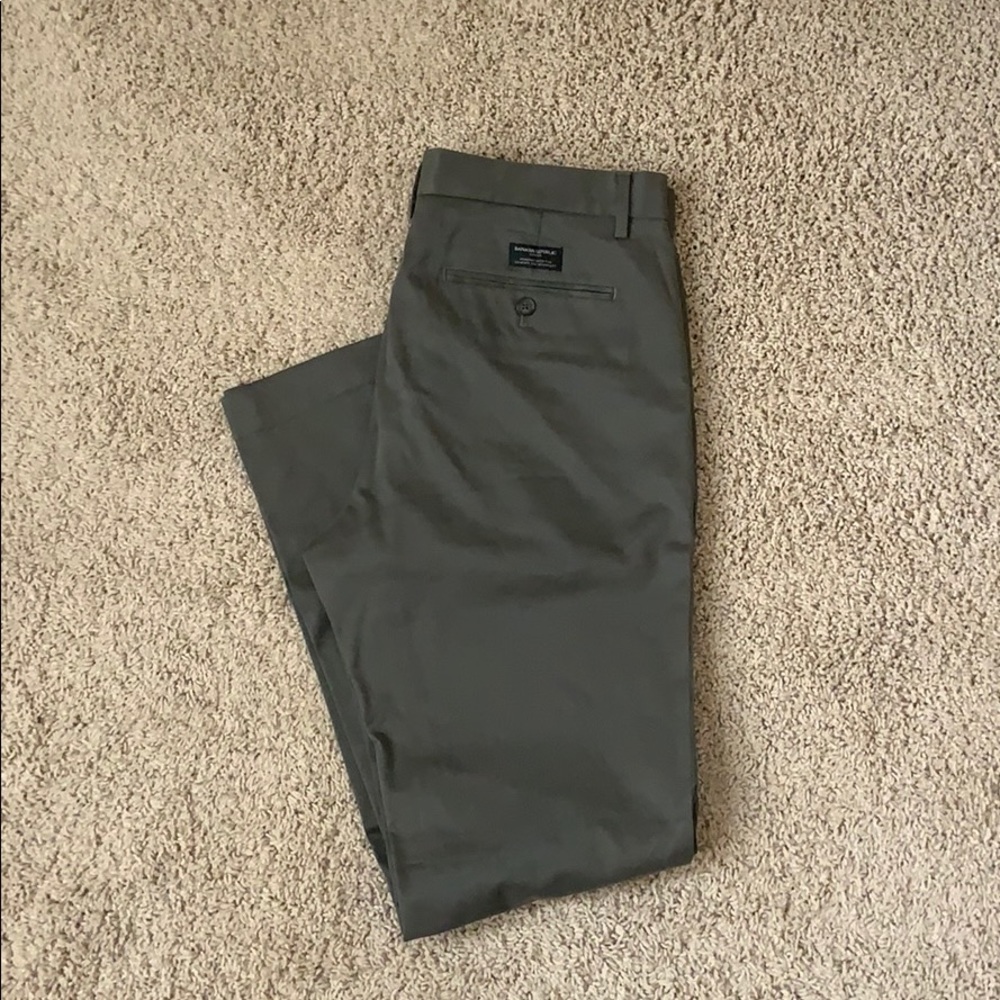 Banana Republic Olive Green Chinos 33x34